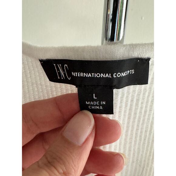 Women's white v-neck tank - Size Large - Picture 3 of 4